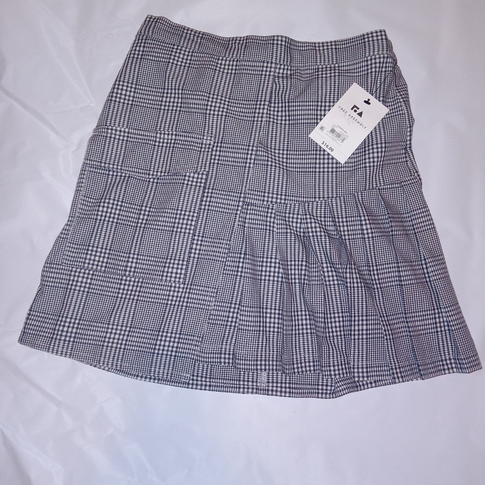 Free Assembly pleated skirt sz 10/12